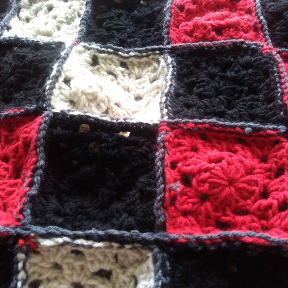 Vampire Granny baby blanket - Picture 2 of 11
